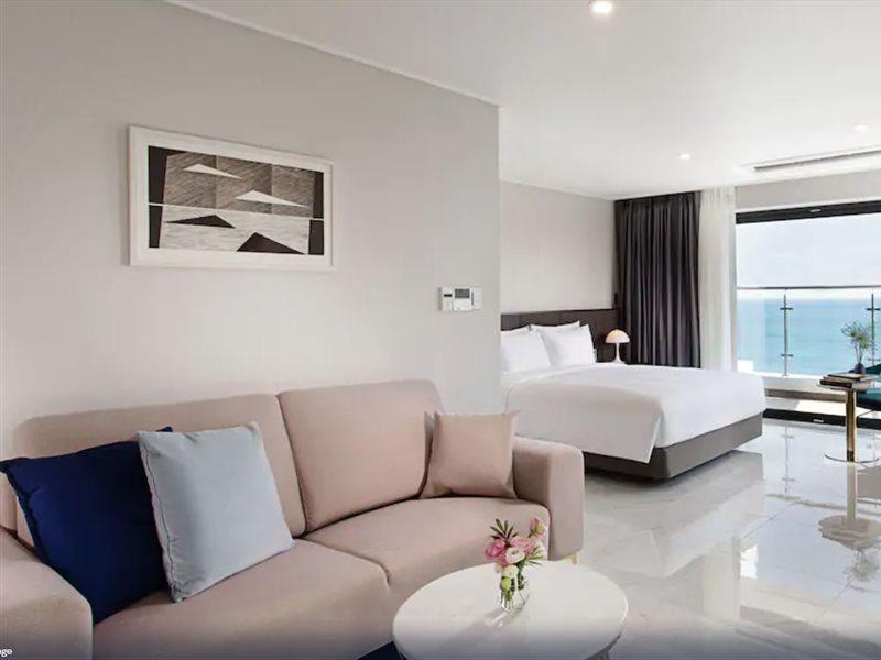 Busan Yeongmu Parade Hotel Haeundae Beach ภายนอก รูปภาพ