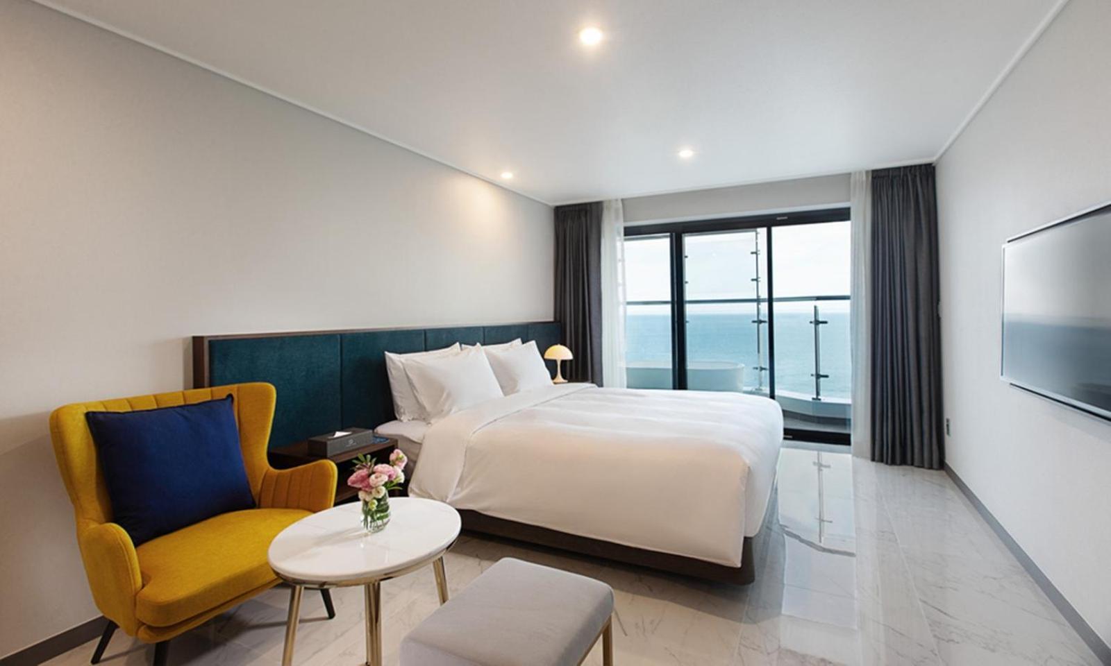 Busan Yeongmu Parade Hotel Haeundae Beach ภายนอก รูปภาพ