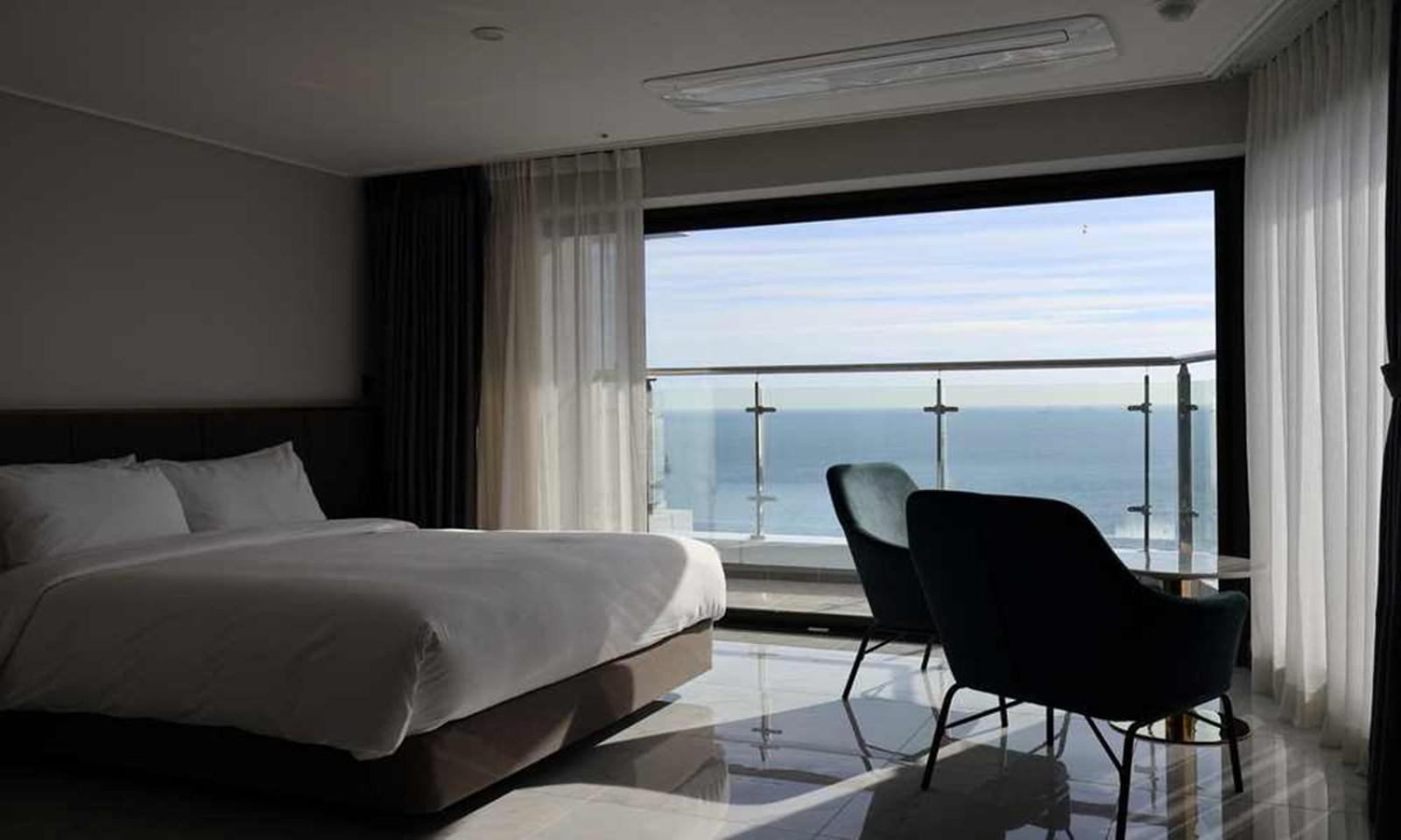 Busan Yeongmu Parade Hotel Haeundae Beach ภายนอก รูปภาพ
